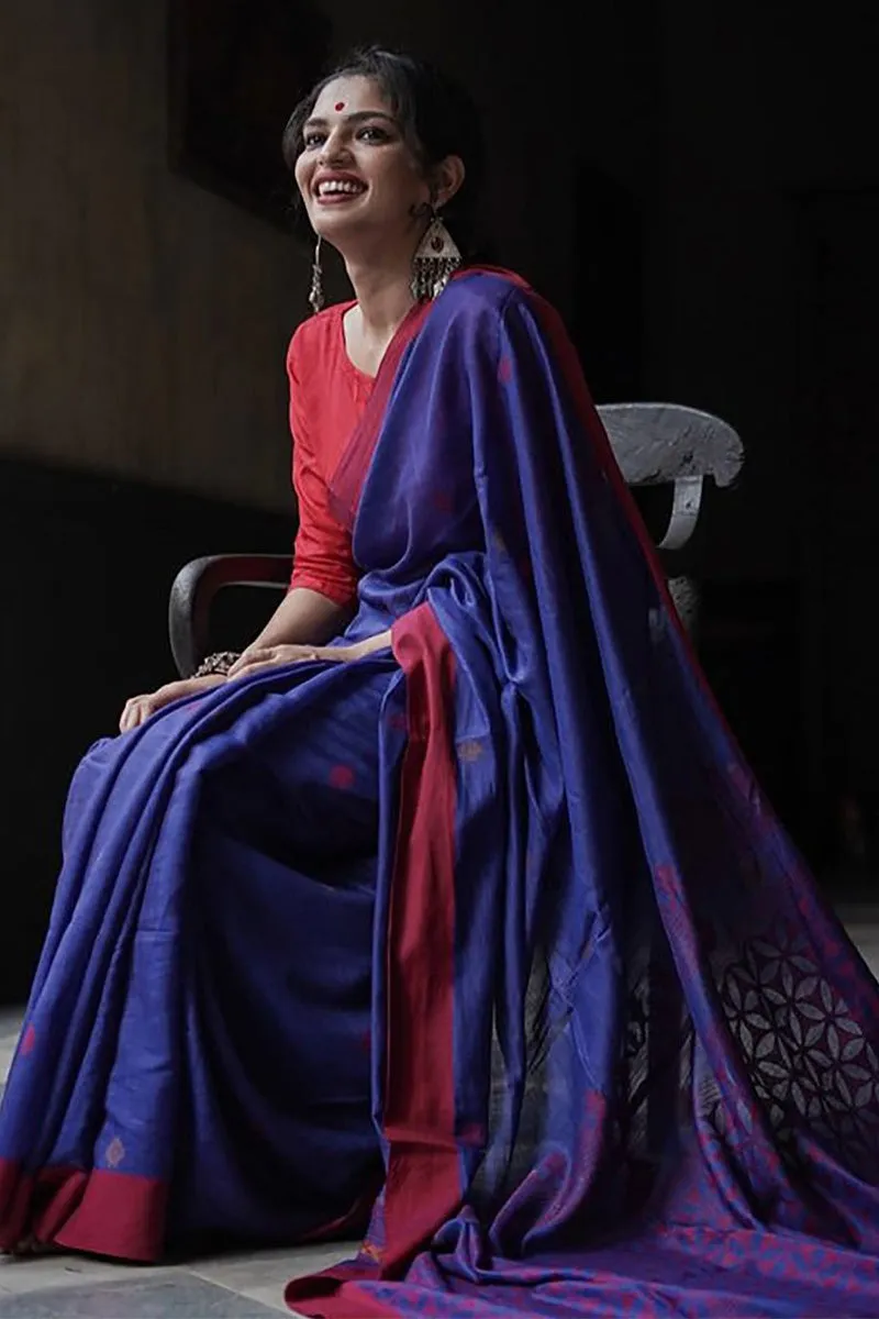 Intricate Blue Cotton Silk Saree With Admirable Blouse Piece