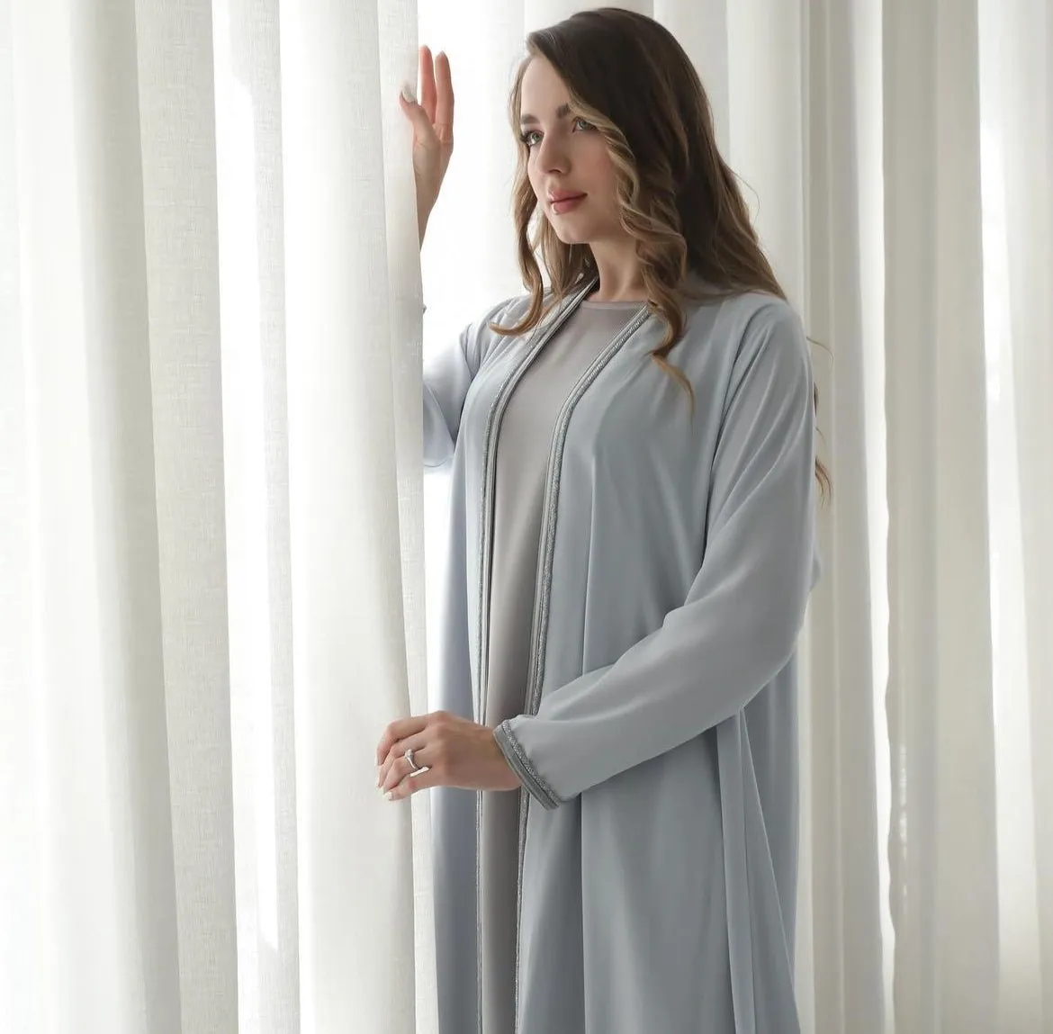 LN-1413 ABAYA
