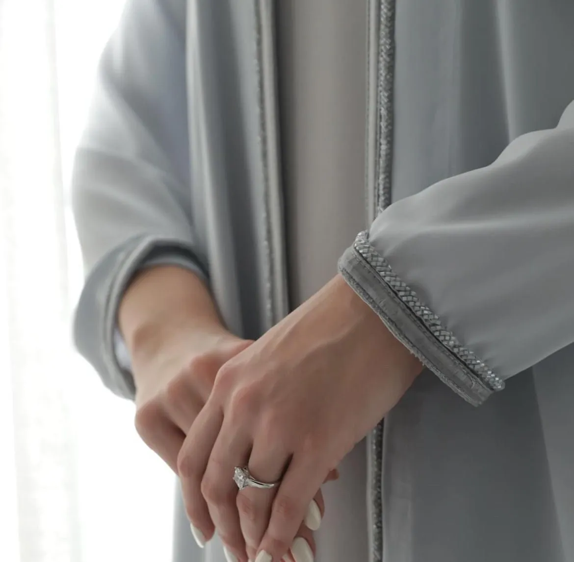 LN-1413 ABAYA