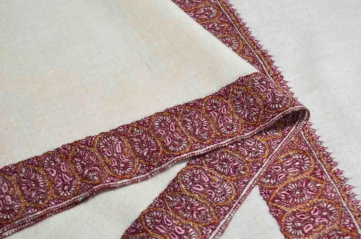 white sozni shawl - 4982